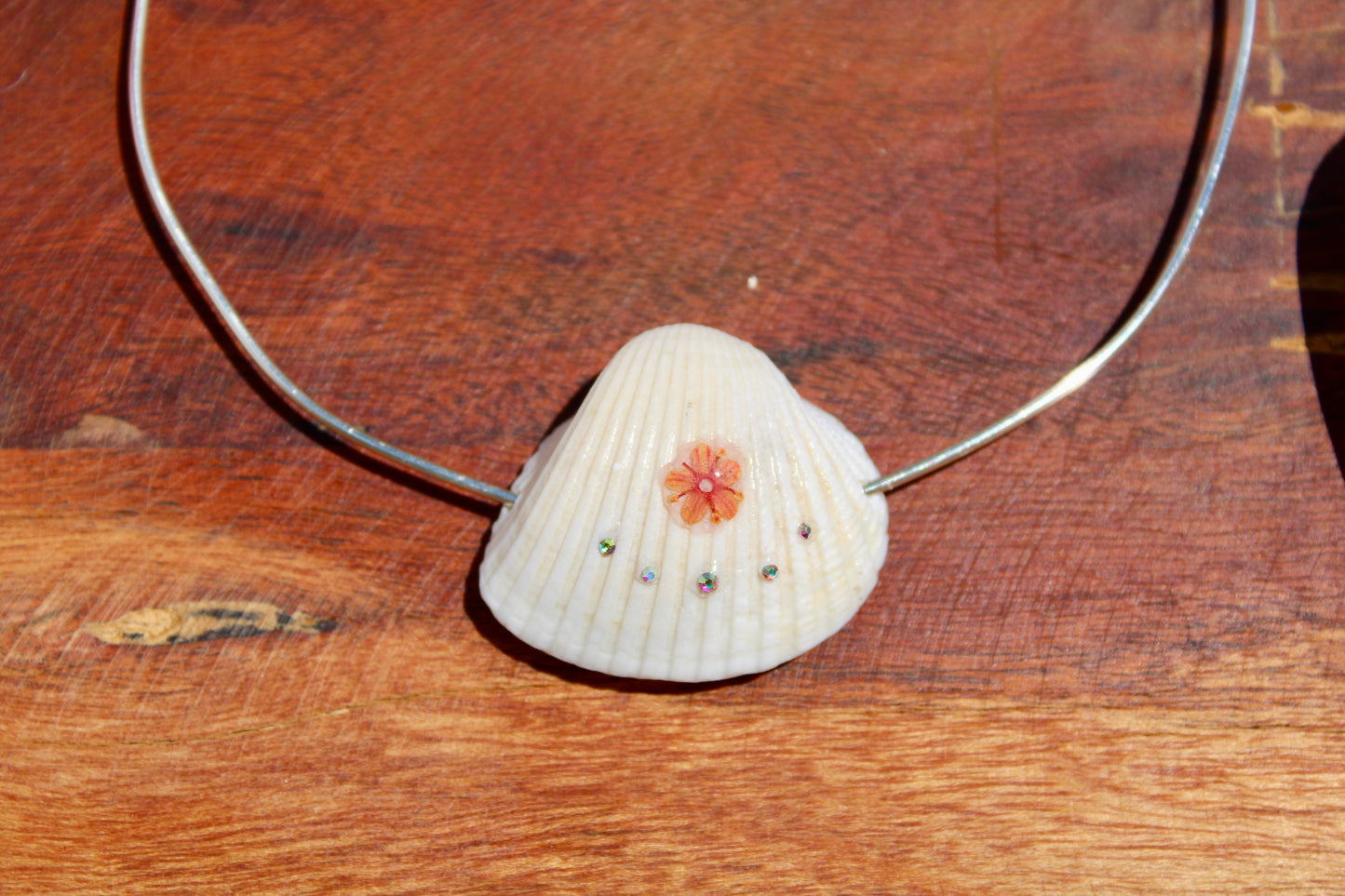 Sea shell wire choker 009