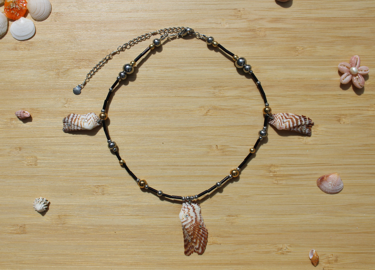 Sea shell necklace 010