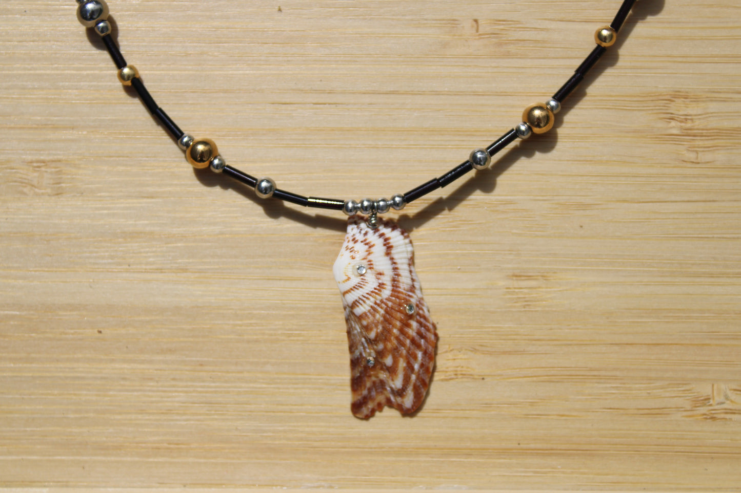 Sea shell necklace 010