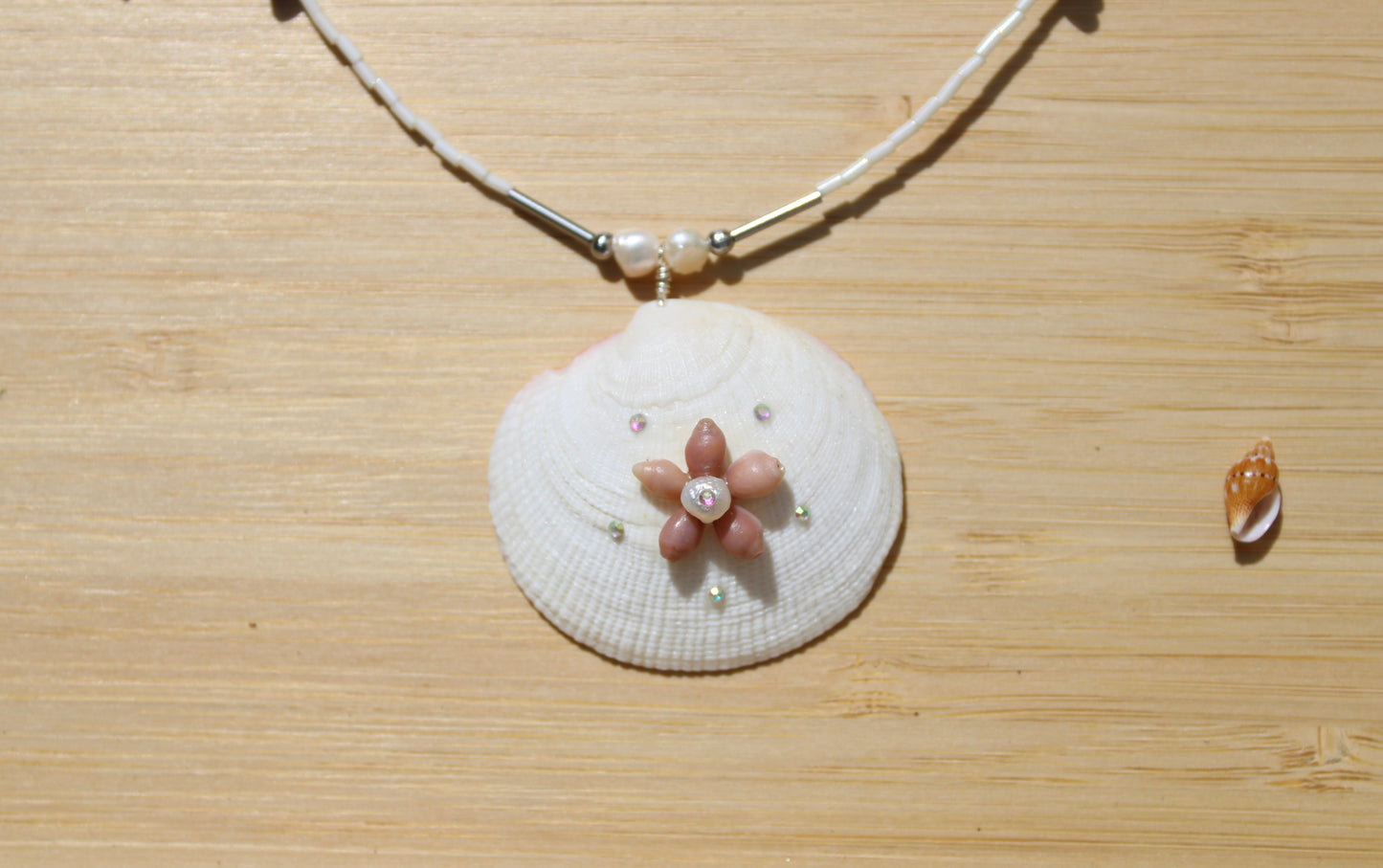 Sea shell necklace 013